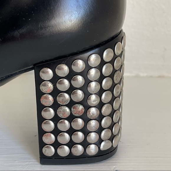 Saint Laurent Stud-Heel Leather Ankle Boot In Black Size 38 - Picture 14 of 16